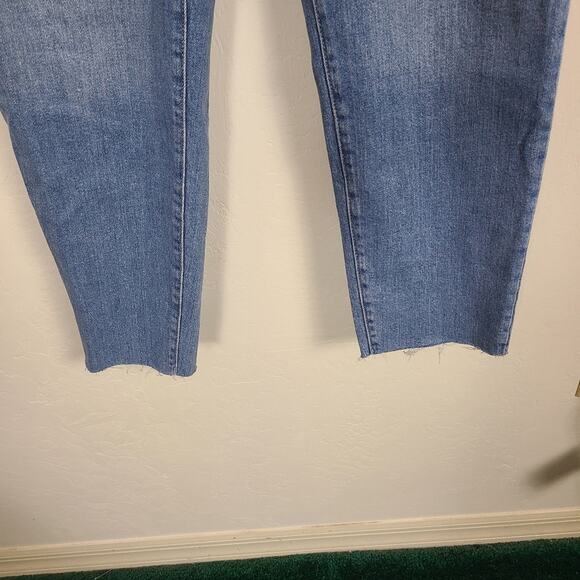 Old Navy High Rise O.G. Straight Secret Smooth Pockets Distressed Jeans Size 14 - Picture 11 of 15